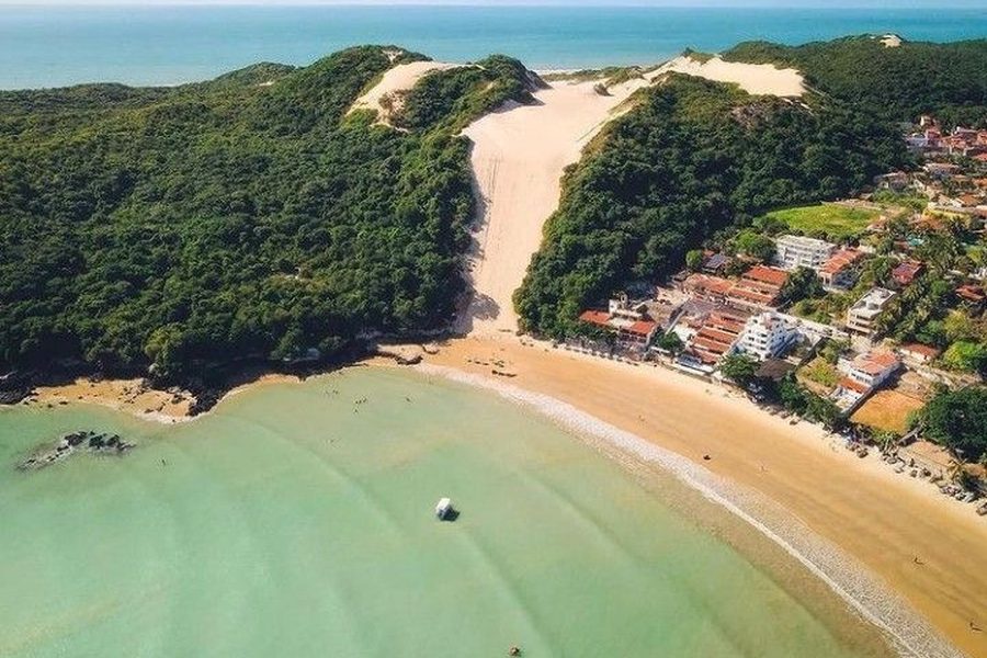 El Morro do Careca sobre la playa de Ponta Negra, en Natal